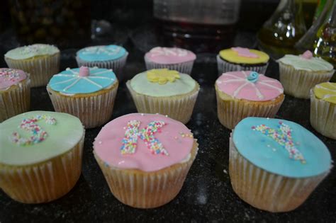 Deezert: Baby Shower..Cakes & Cupcakes