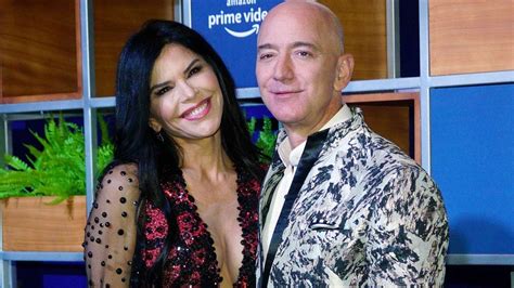 Jeff Bezos' Fiancée Lauren Sanchez Recalls Seeing Engagement Ring for the First Time: 'I Think I ...