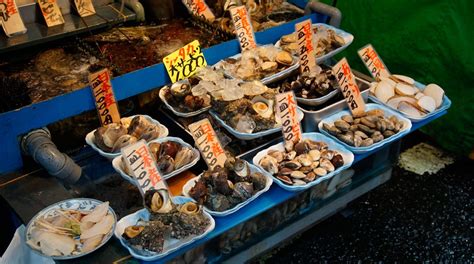 Tokyo Food Tour: the Tsukiji Fish Market Tour | Savored Journeys