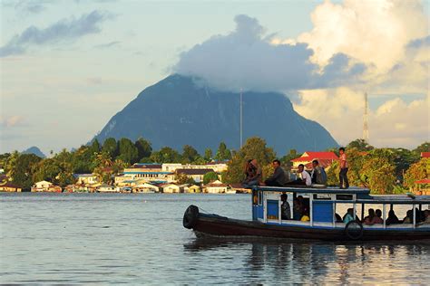 446 Tempat Wisata di Kalimantan Barat Paling Menarik dan Wajib Dikunjungi - Tempat.me