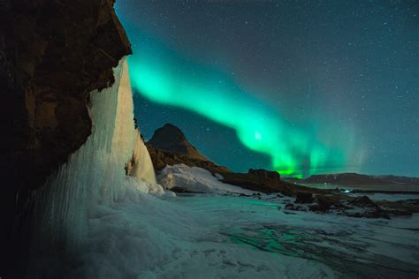 kirkjufellfoss, aurora, beauty in nature, icy, mountain, lagoon, snow, floating, water, iceland ...