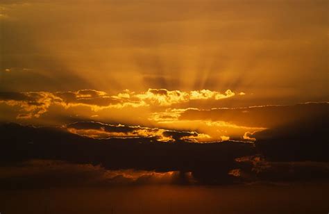 The setting sun paints the clouds | Free Photo - rawpixel