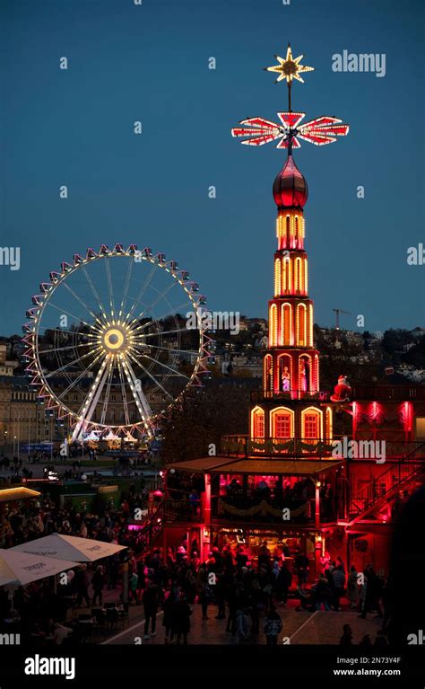 Christmas pyramid, Ferris wheel, Stuttgart Christmas Market, Kleiner Schlossplatz, Stuttgart ...