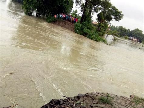 Broken Gandak river dam in Gopalganj and East Champaran, water filled ...