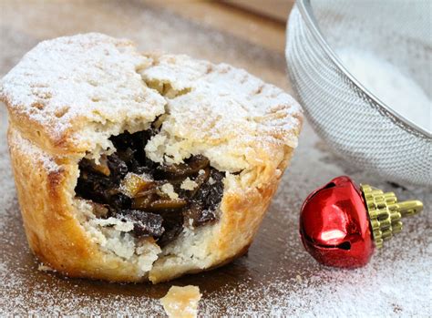 Christmas Mince Pie - Cinnamon and Sugar