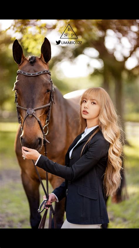 Lisa with horse | Gambar, Gadis animasi, Animasi