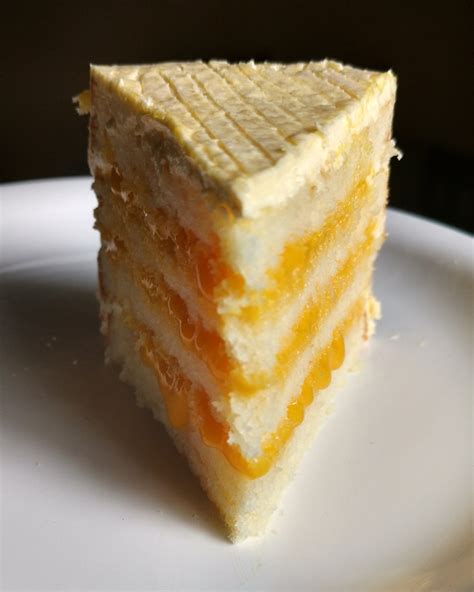 Mango cake - FLOURS & FROSTINGS