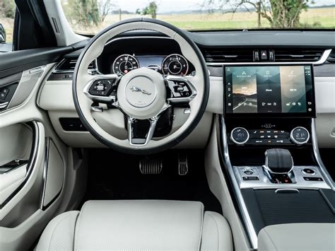 Jag_XF_Sportbrake_21MY_Interior_270121_6397