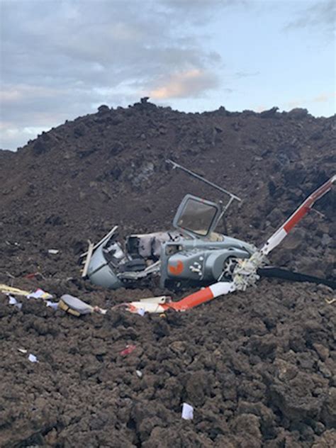 Investigation set after 6 hurt in Hawaii helicopter crash | AP News