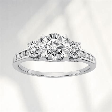 Moissanite Engagement Rings: The Complete Guide