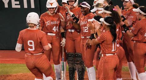 No. 4 Texas softball gets first series win over No. 1 Oklahoma since 2009