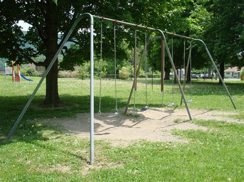 File:Playground swings.jpg - Wikimedia Commons