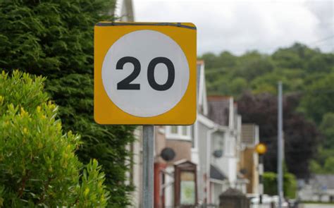 60+ 20mph Road Sign Stock Photos, Pictures & Royalty-Free Images - iStock