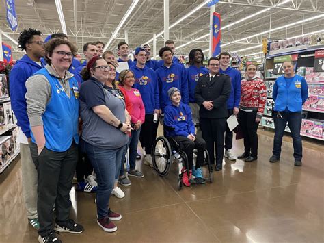 KU men’s basketball undertakes annual holiday shopping event - KU Sports