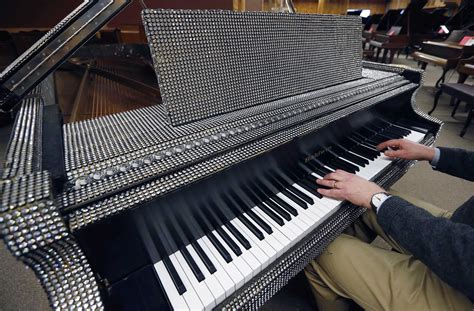 Roof of Massachusetts site with Liberace piano buckles under snow - Chicago Tribune