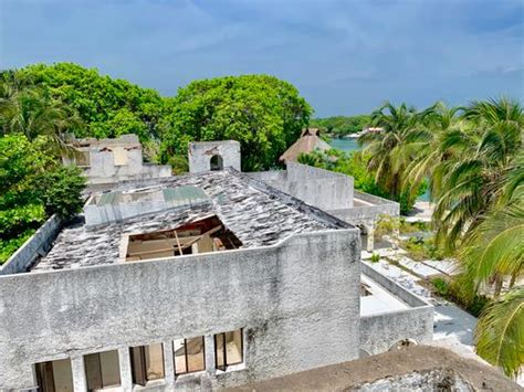 Pablo Escobar's Abandoned Secret Island Mansion – Barú, Colombia - Atlas Obscura