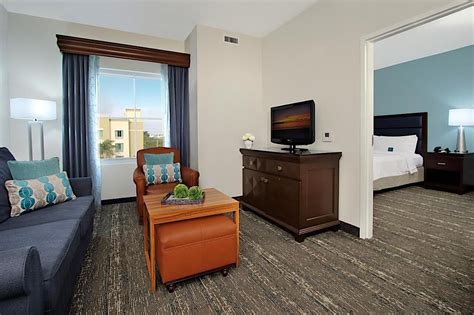 The Top Hotels Near Fort Lauderdale Airport for Comfort and Convenience