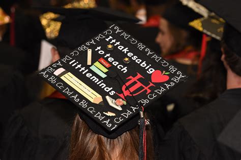 University of Tampa Graduation cap decorations #GraduationIdeas #UofTampa # ...