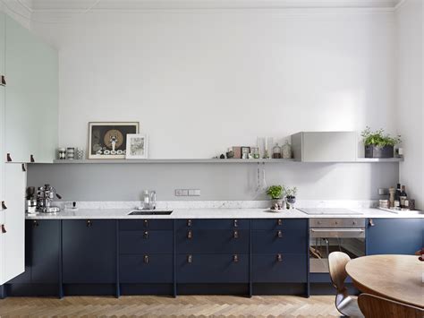 Kitchen in blue and green - COCO LAPINE DESIGNCOCO LAPINE DESIGN