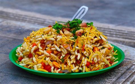 50-Year-Old Interval Bhel House In Pune Serves Amazing Bhel | WhatsHot Pune