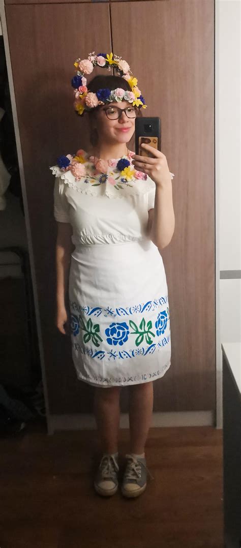 Midsommar inspired halloween costume 🌸 : r/Midsommar