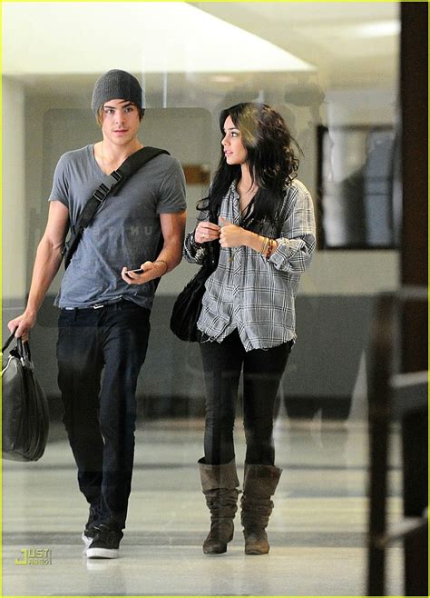 Full Sized Photo of zac efron vanessa hudgens back 09 | Photo 1691261 ...