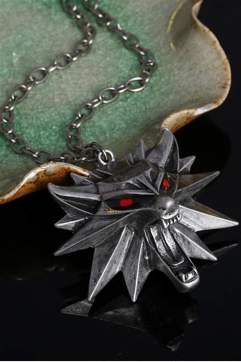 The Witcher 3 Wild Hunt Medallion Pendant Necklace This is a strong gorgeously crafted Witcher ...