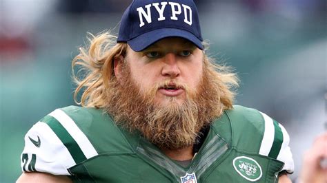 Jets center Nick Mangold shows support for the NYPD | For The Win