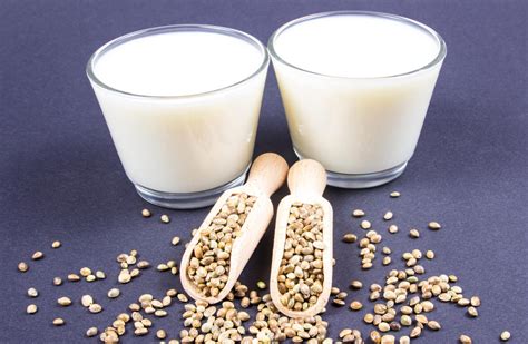 Milk Substitutes: Best (And Worst) Plant-Based Milk Options