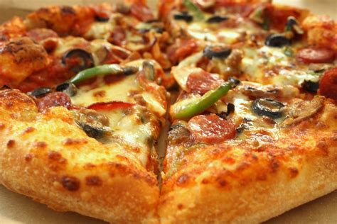 The 5 Best Domino's Crust Types (Complete Rankings)