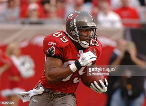 172 Tampa Bay Buccaneers Mark Jones Photos & High Res Pictures - Getty ...