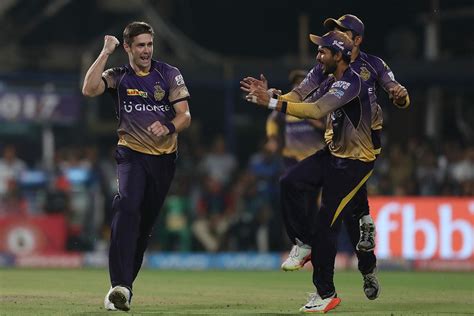 Top 5 Best Bowling Performances of Chris Woakes in IPL History