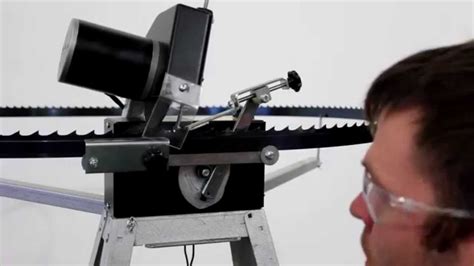 Woodland Mills Bandsaw Blade Sharpener - YouTube