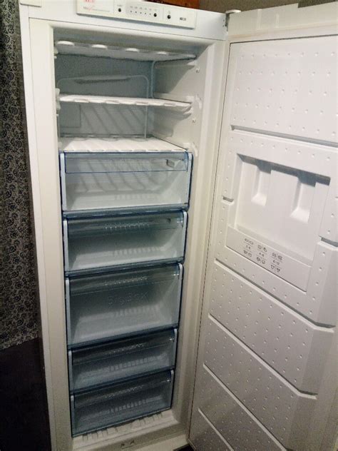 Bosch Freestanding Upright Tall Freezer 7 Large Drawers “As Good as New ...