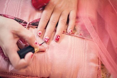 Royalty-Free photo: Lined-up six assorted-color nail polish bottles | PickPik