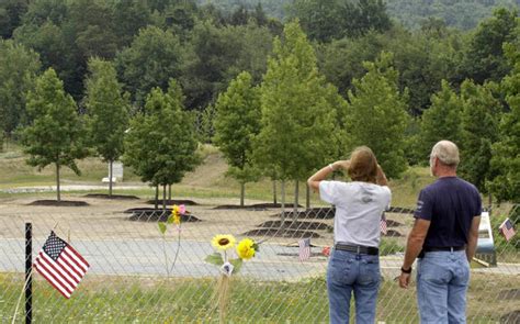 Flight 93 Memorial: Shanksville, Pa. - Photo 2 - Pictures - CBS News