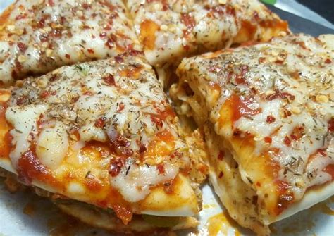 Pizza Sandwich 😋 Recipe by Savaira Momin - Cookpad