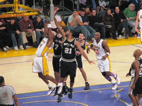 File:Spurs vs Lakers.jpg - Wikipedia