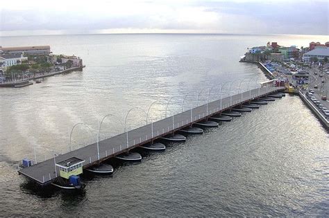 Curaçao - Queen Emma Bridge (5) | Curacao, Floating boat, Places in ...