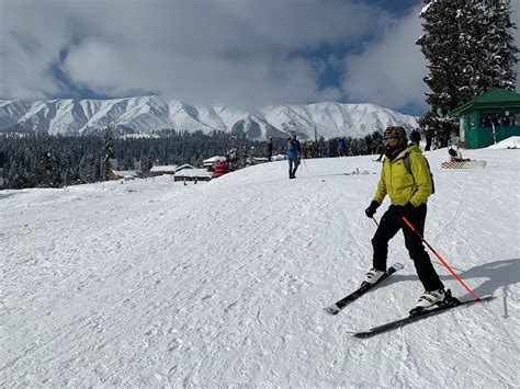 Skiing In Gulmarg, Gulmarg - Timings, Accessibility, Best Time to Visit