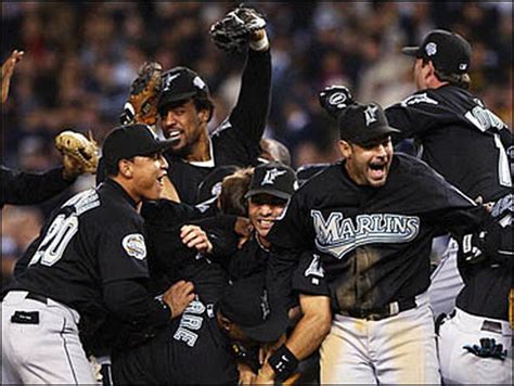 2003 World Series Game 6 - Photo 1 - Pictures - CBS News