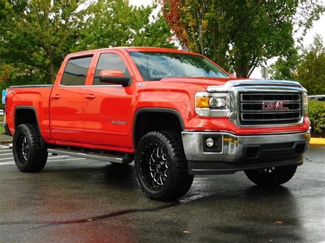 2015 GMC Sierra 1500 SLE Preffered Pkg Crew Cab 4X4 5.3L / Z71 /LIFTED