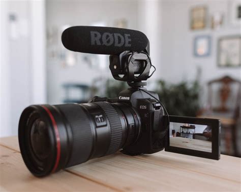 The 19 Best Cameras for Vlogging in 2020 (The Ultimate Buying Guide)