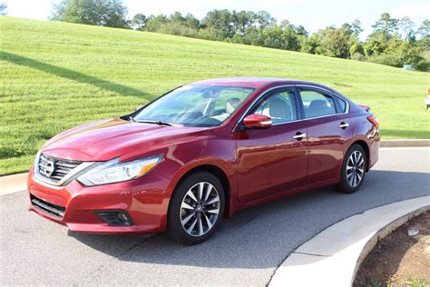 Pre-Owned 2017 Nissan Altima 2.5 SL