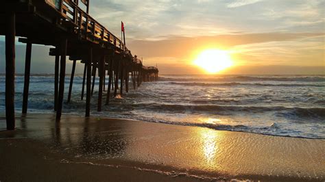 East Coast Sunrise, Avon Fishing Pier, Outer Banks [5344x3006] : r ...