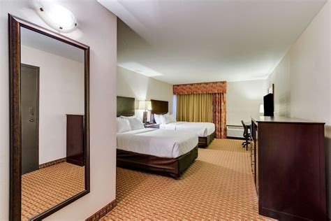 Clarion Hotel Convention Center Minot, North Dakota, US - Reservations.com