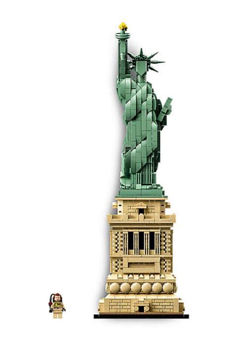 Lego just released an incredible Statue of Liberty set!