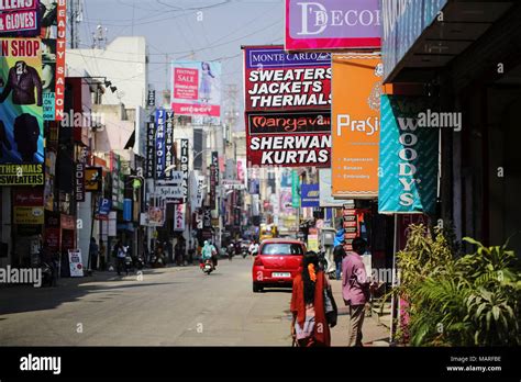 Commercial street bangalore hi-res stock photography and images - Alamy