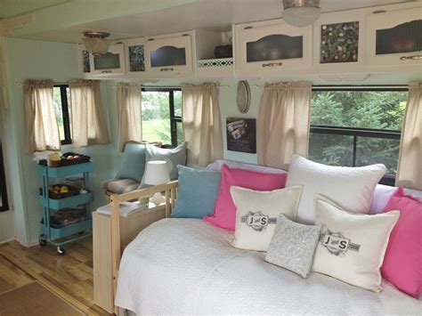 43 RV Decorating Ideas 5th Wheels Bedrooms Remodel | Camper furniture ...