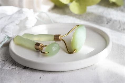 The Best Jade Roller | Reviews, Ratings, Comparisons